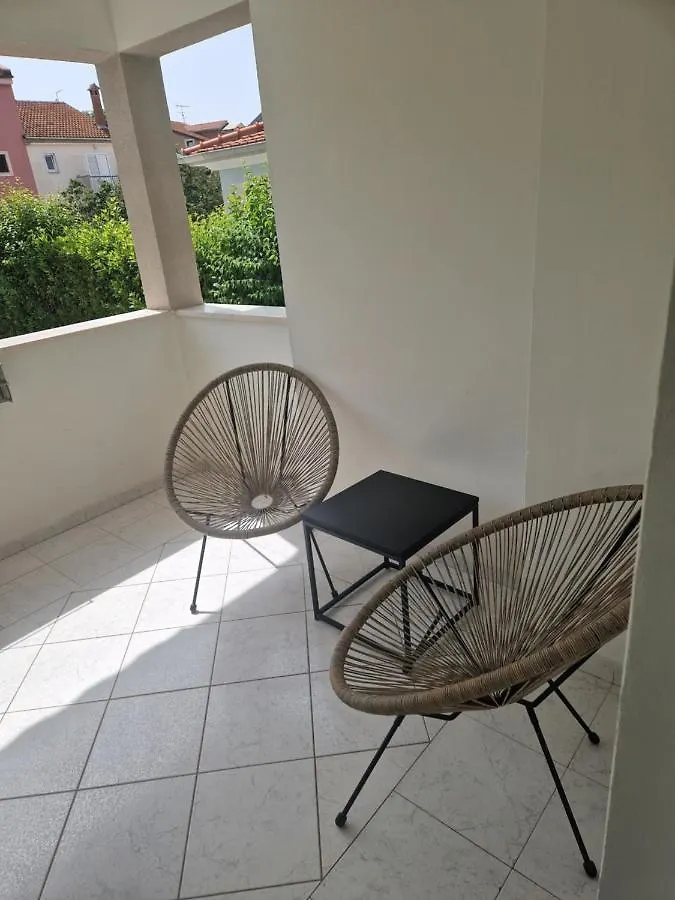 לינה וארוחת בוקר Rooms H&H רוביני
